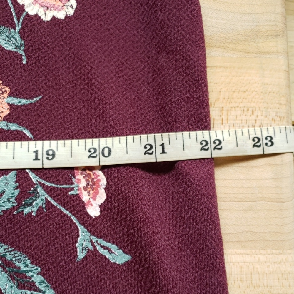 Floral Shift Dress - Picture 7 of 8